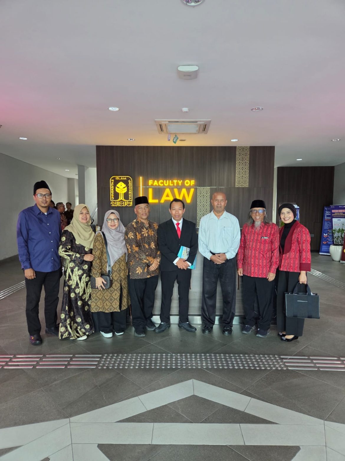 Dosen Uniska, Dr. Khuzaimah, Catat Record, Lulus Tercepat di UII